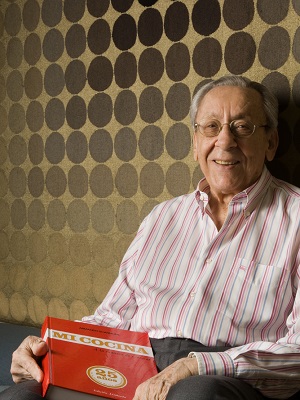  Nació en Caracas el 22 de agosto de 1922 y falleció el 9 de diciembre de 2021. Fue presidente fundador de la Academia Venezolana de Gastronomía, institución la 
cual 
dirigió. Es el autor de 
`Mi Cocina a la manera de Caracas`, volumen I y volumen II (1982/1994) 